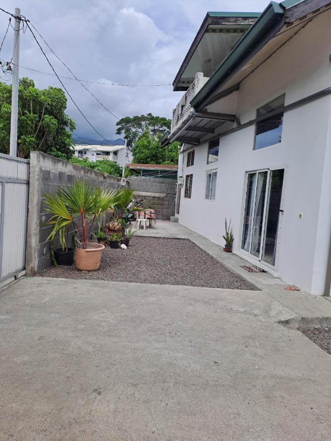 Laure Hebergement Loue Des Lits En Dortoir Hostel Faaa Luaran gambar