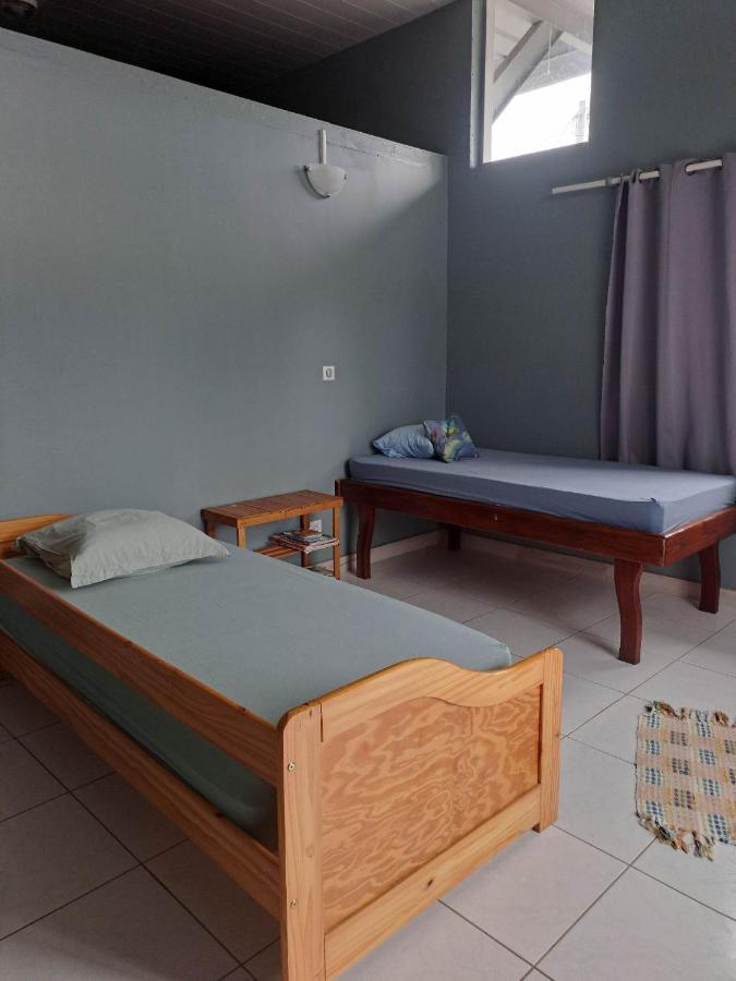 Laure Hebergement Loue Des Lits En Dortoir Hostel Faaa Luaran gambar