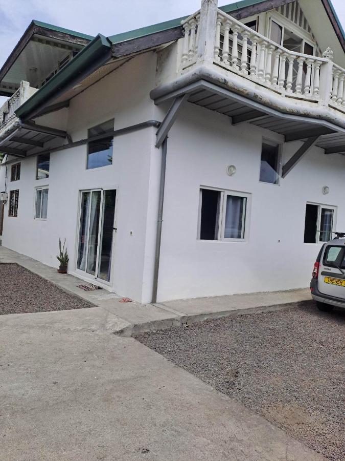 Laure Hebergement Loue Des Lits En Dortoir Hostel Faaa Luaran gambar